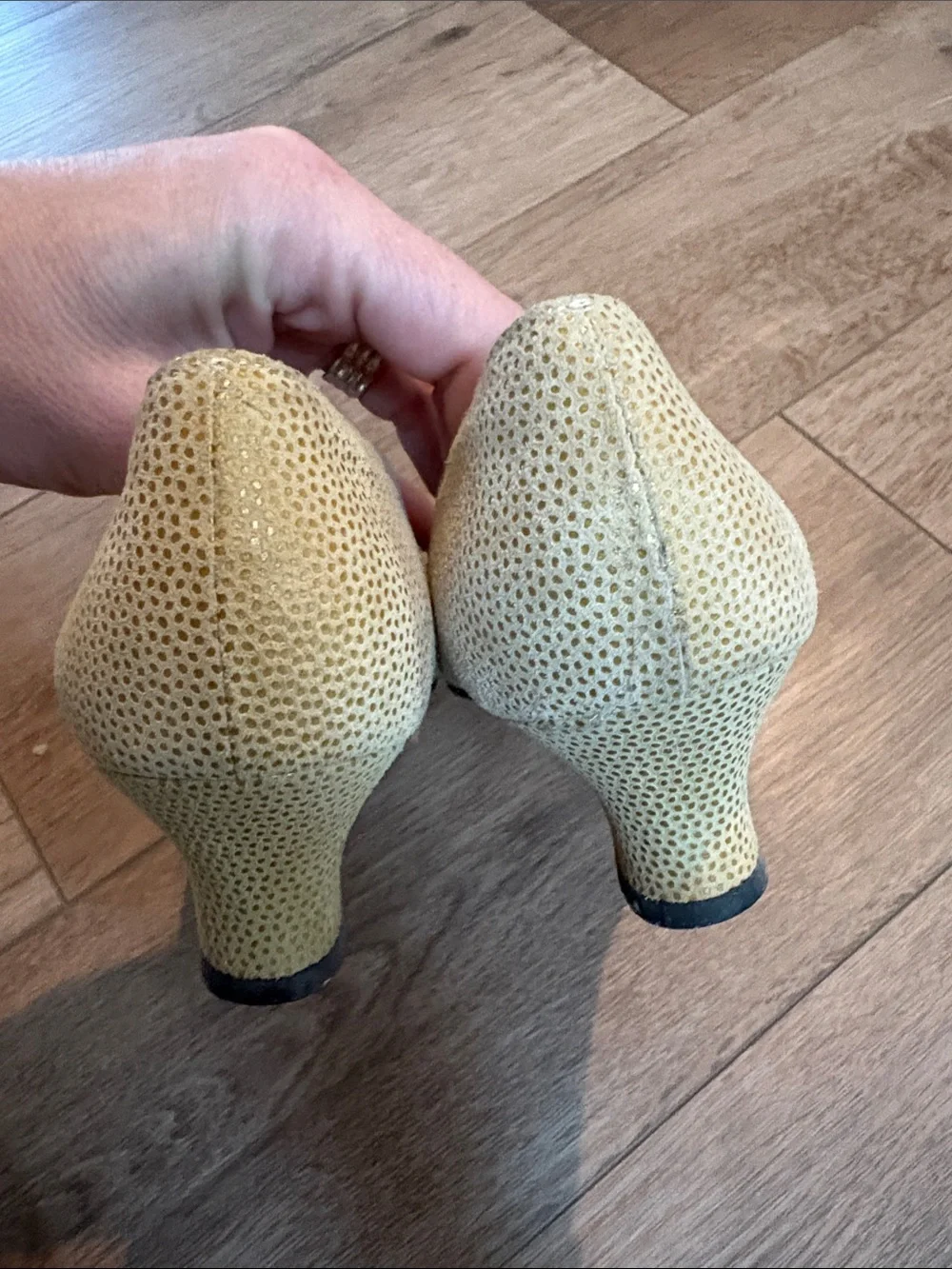 Salvatore Ferragamo Tan Textured Suede Leather Pumps Made in Italy Luxury Kitten